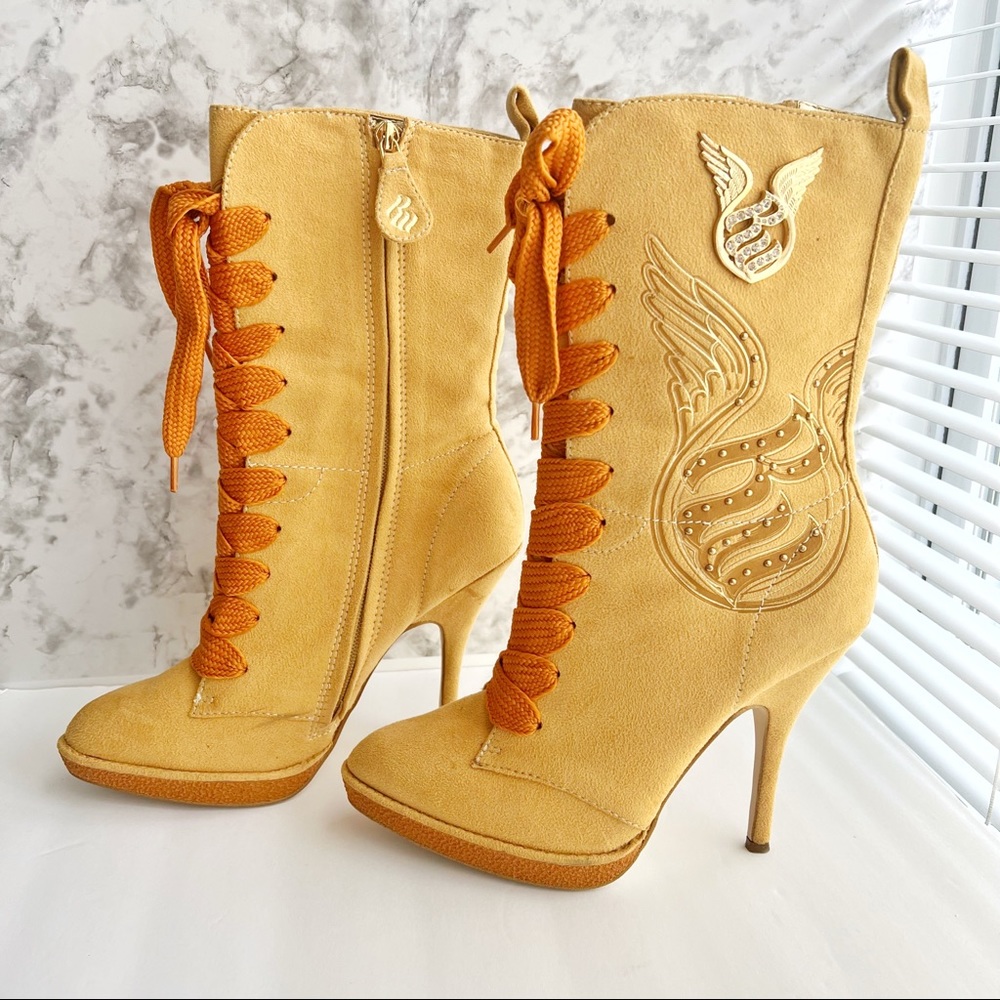 Roca wear Boots unique style and shine